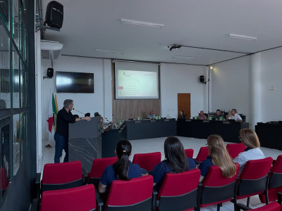 O secretário municipal de Saúde, Gutemberg, esteve na Câmara Municipal de São Sebastião do Oeste para apresentar a prestação de contas das ações realizadas pela pasta.